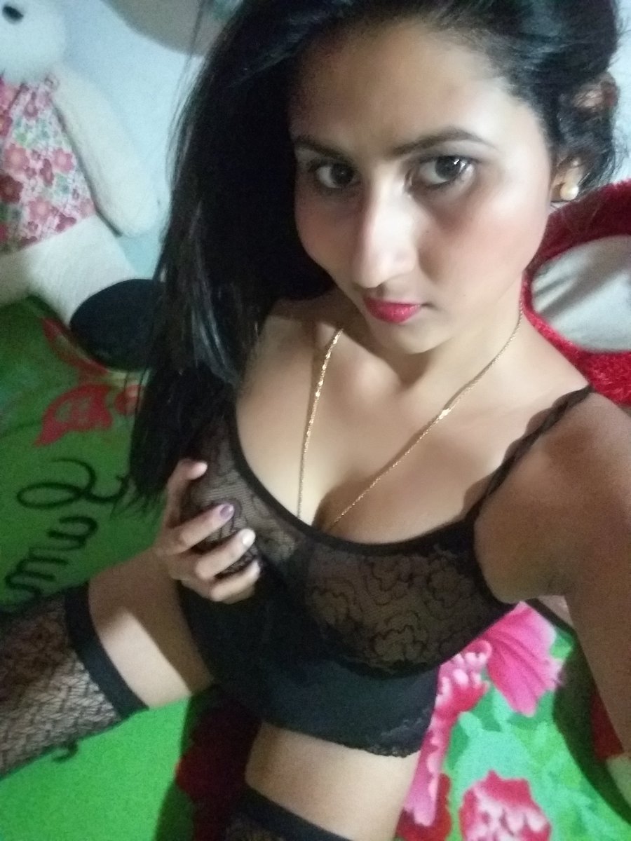 Quieres chupar un poquito de mis tetas? #perrita #putita #LatinasCalientes #zorrita #sumisa #tetas_naturales #chicacaliente #WhatsApp #fotoshot #fuck #videoshot #spain #sexygirl #latinasex #showskype #skype