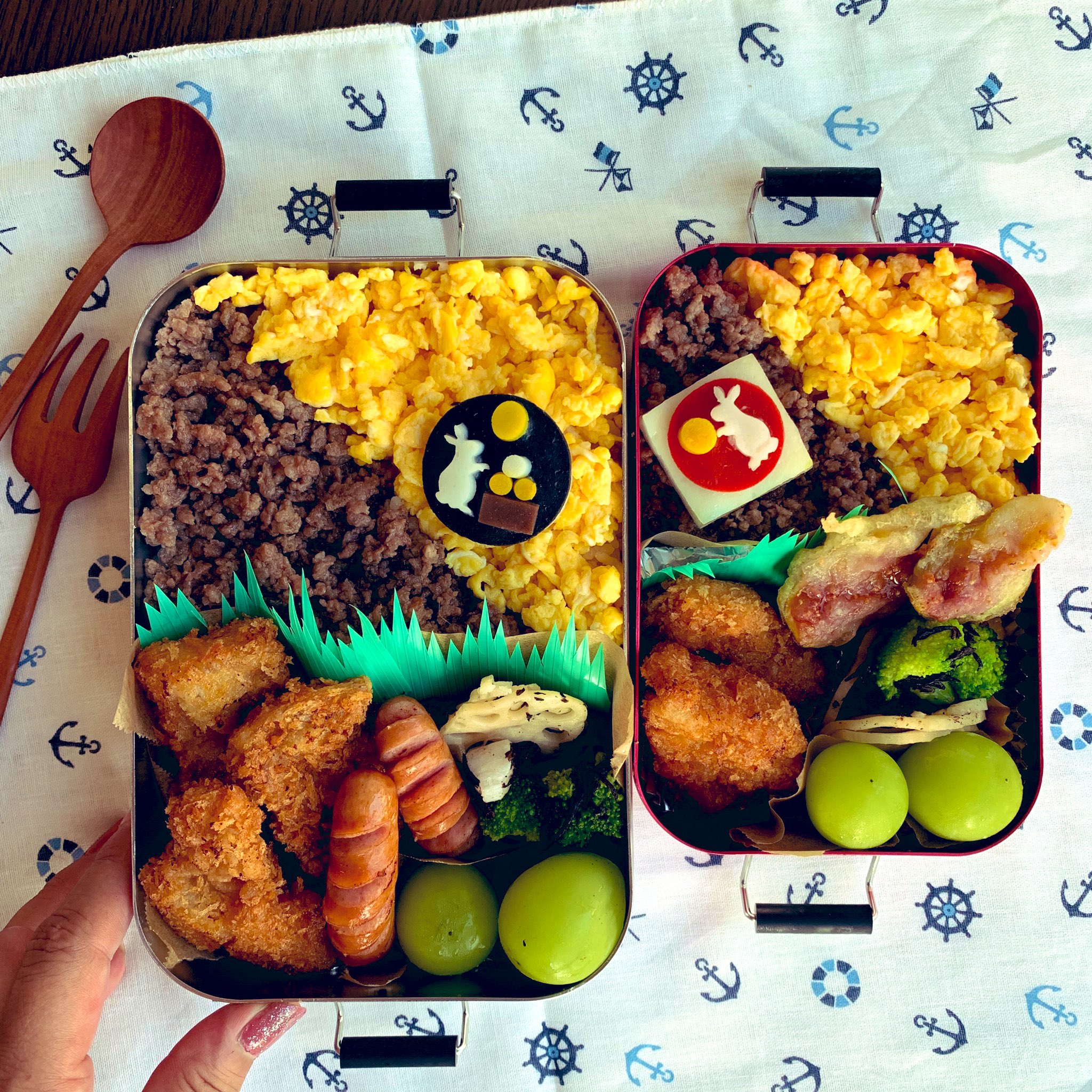 さなえ 今日のお弁当 そぼろ弁当に 月見かまぼこをのせてみたよ かわいいよね おかずは トンカツ そぼろ弁当 ステンレス弁当 旦那弁当 夫弁当 自分弁当 置き弁当 T Co Ofmnemaxoy Twitter
