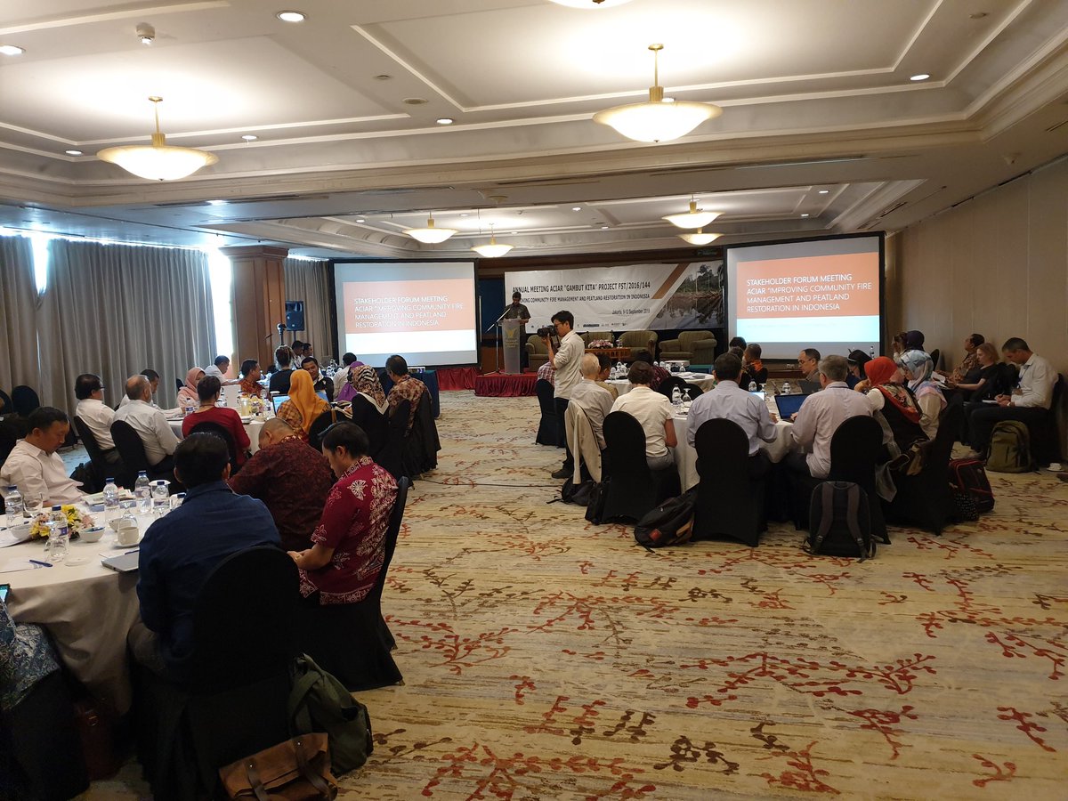 Bringing stakeholders and researchers together to tackle complex challenges of peatland restoration and fire reduction in Indonesia--collaboration, networking, and bringing decision-makers into the research process! <a href="/ACIARAustralia/">ACIAR</a> #GambutKita