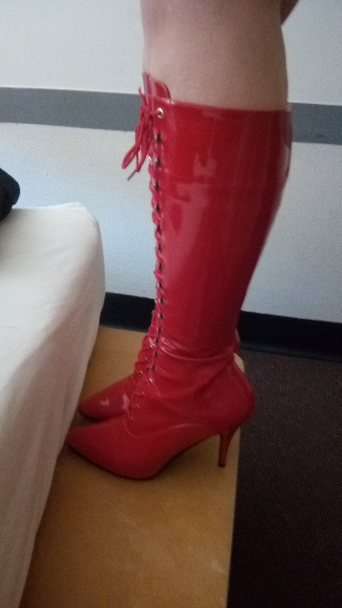 MissSyn1's tweet photo. New boots, heels bigger than your dick 😍 #sph #femdom #findom #mistress #dominatrix  @slavekane @RTSubBitch @RTPromoWorld @RTpromo__piggy7 @RTFindomPromo @rtfindom @promofindomme @PayPigRetweet https://t.co/6jEOP0HCdz