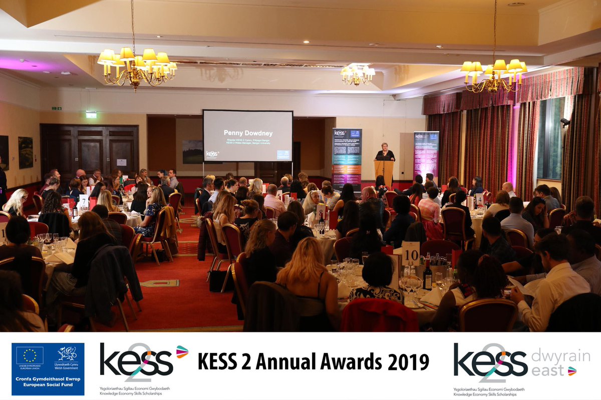 Another wonderful #KESS2 event with the ever-growing <a href="/KESS_USW/">KESS_USW</a> crew 👨‍👩‍👧‍👦 Big thanks to <a href="/KESS_Central/">KESS 2</a> for an enjoyable evening. It’s always so interesting to hear about the wide range of research projects &amp; their collaborations with Welsh organisations 🏴󠁧󠁢󠁷󠁬󠁳󠁿 <a href="/USWResearch/">USWResearch</a> <a href="/UniSouthWales/">University of South Wales</a>