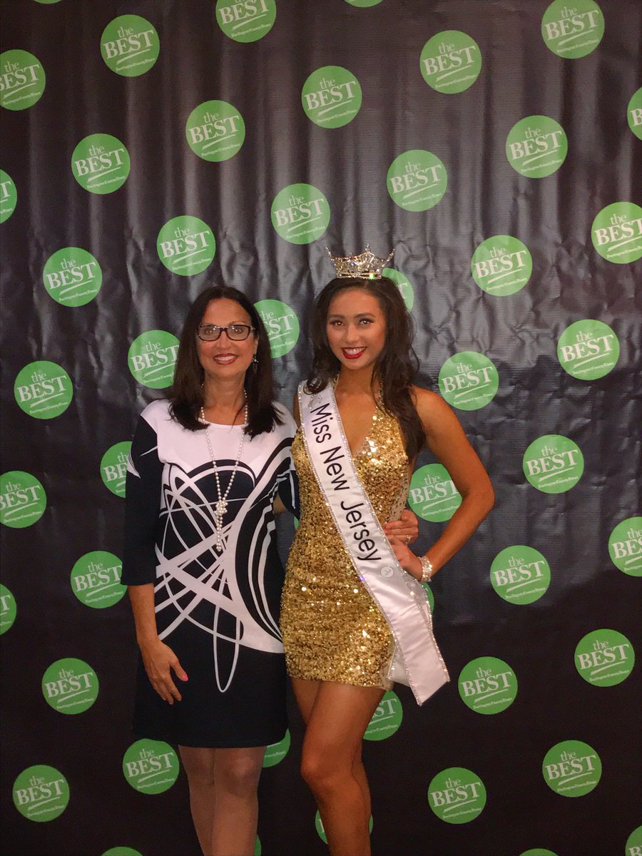 MissAmericaNJ's tweet photo. With a #SocialImpactInitiative of #HealthyChildrenStrongAmerica, I can assure you that #MissNJ eats #ChocolateCake in #Moderation! π«π° Thank you to #BurlingtonCoBest for having me as your host for tonightβs #AwardsCeremony, and thank you to @cocoschateau for outfitting me. https://t.co/n4Wtv8cQLI