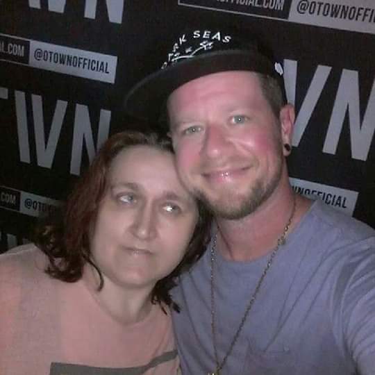 FrancesMinadak4's tweet image. #JacobTuesday  #aftershowselfies #itwastoodamnhot  @JacobUnderwood7 @OTownOfficial 🤟❤🔥😘