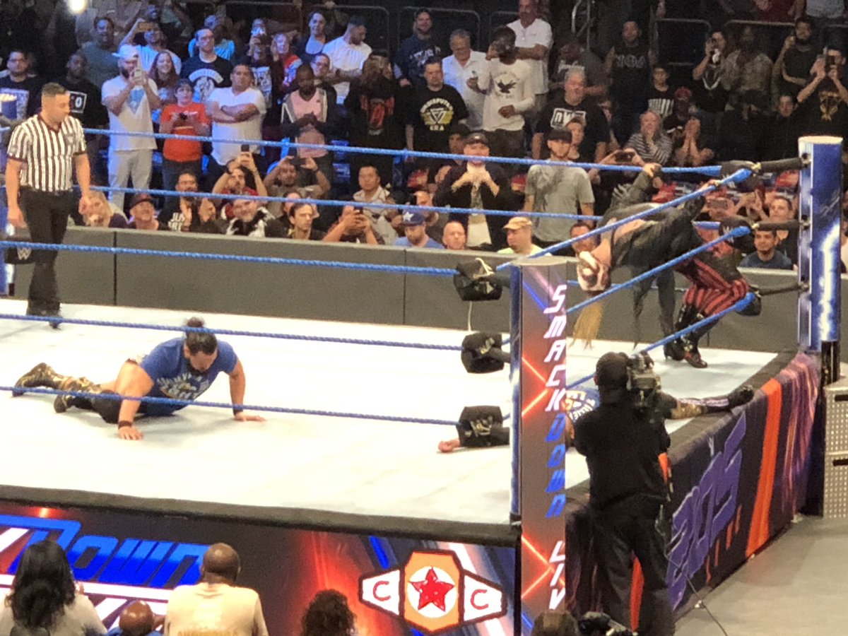 wrestleview's tweet photo. The Fiend made an appearance to beat up The B-Team in the dark match main event. #SDLive https://t.co/Ll4r2TM98C