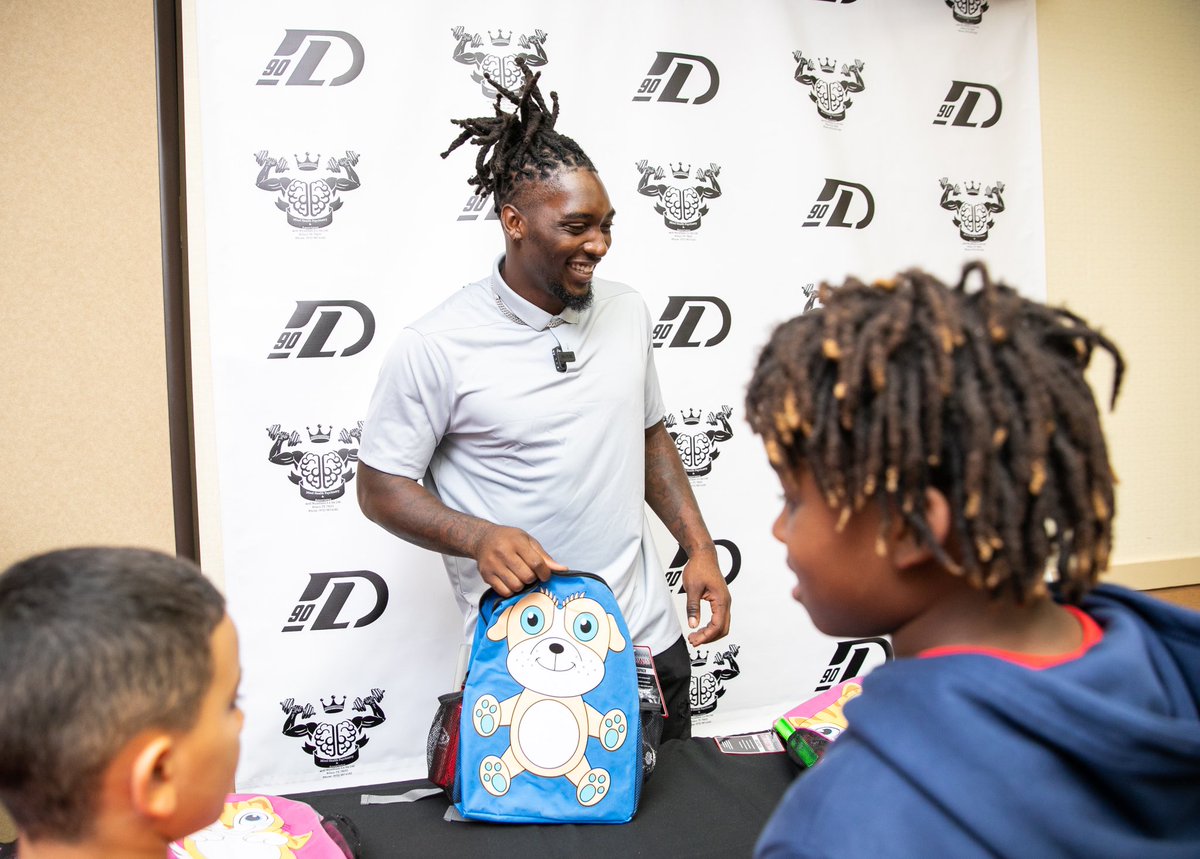 TankLawrence's tweet photo. Impacted over 90 youth in our community tonight. Would love to see what all those who took time today to curse me, wish injury &amp; death upon me did to make a difference. Maybe @BleacherReport can make THIS go viral instead of spreading negativity for click bait. #morethananathlete https://t.co/eq9xdlt2u3