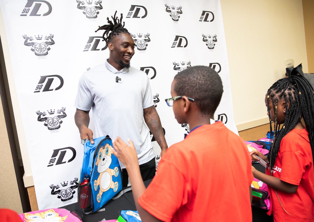 TankLawrence's tweet photo. Impacted over 90 youth in our community tonight. Would love to see what all those who took time today to curse me, wish injury &amp; death upon me did to make a difference. Maybe @BleacherReport can make THIS go viral instead of spreading negativity for click bait. #morethananathlete https://t.co/eq9xdlt2u3