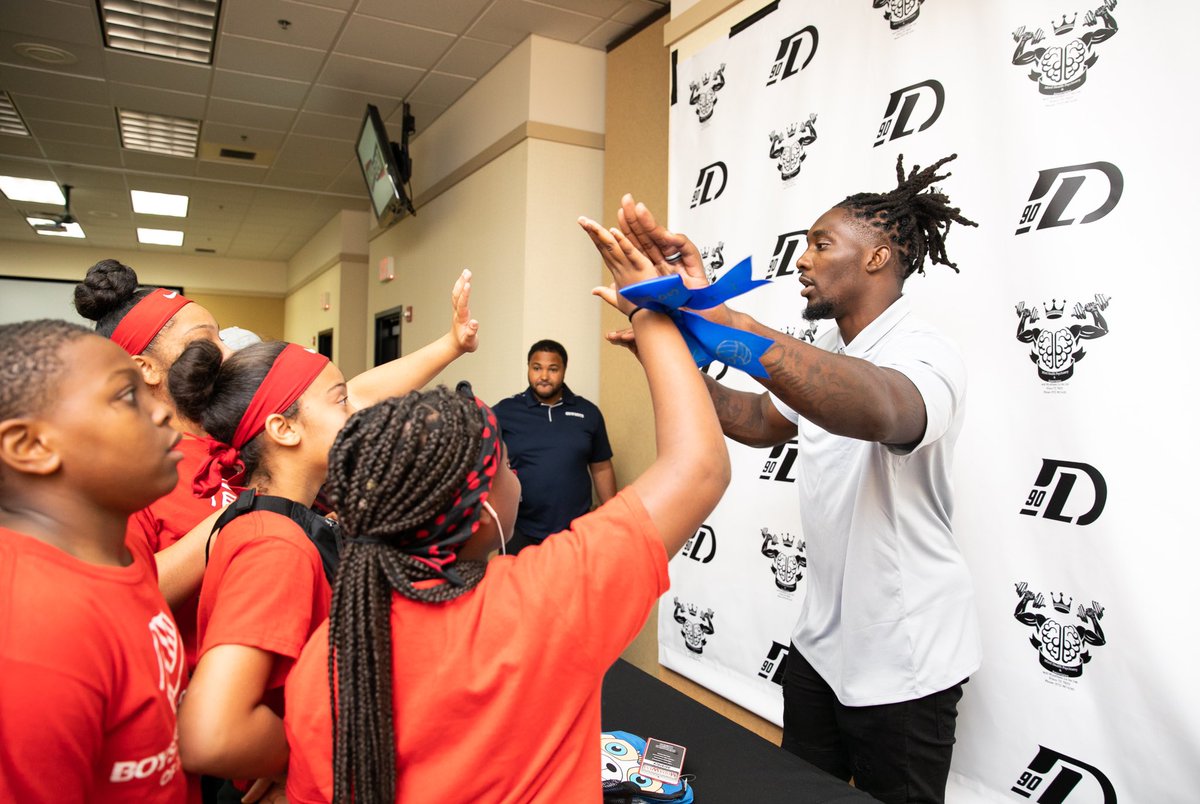 TankLawrence's tweet photo. Impacted over 90 youth in our community tonight. Would love to see what all those who took time today to curse me, wish injury &amp; death upon me did to make a difference. Maybe @BleacherReport can make THIS go viral instead of spreading negativity for click bait. #morethananathlete https://t.co/eq9xdlt2u3
