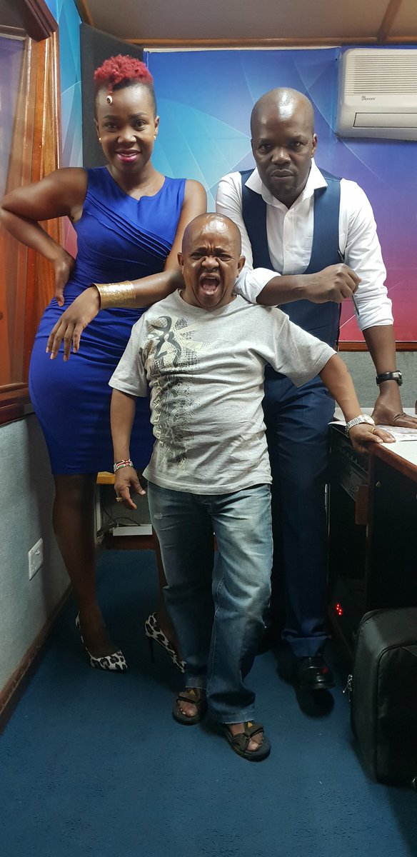 Ni saa kumi na mbili! Jogoo amewika kumaanisha kengele ya kuingia rasmi ndani ya #JamboKenya imegonga! Karibu sana na leo tumekuandalia mengi; Uchaguzi mdogo wa Kibra naye Imran na shilingi elfu kumi. 
Ni kwa nini <a href="/inspektamwala/">Inspekta Mwala (Davis Mwabili)</a> anakaa anaumia? 
<a href="/MelodySinzore/">Melody Sinzore.</a> <a href="/vincentateya/">Vincent Ateya</a>