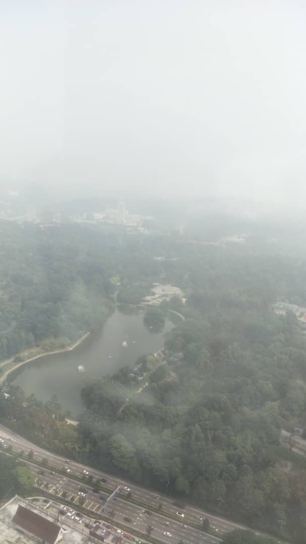 Stay safe and drink plenty of water - API due to hit 170 today. #haze #kualalumpur2019