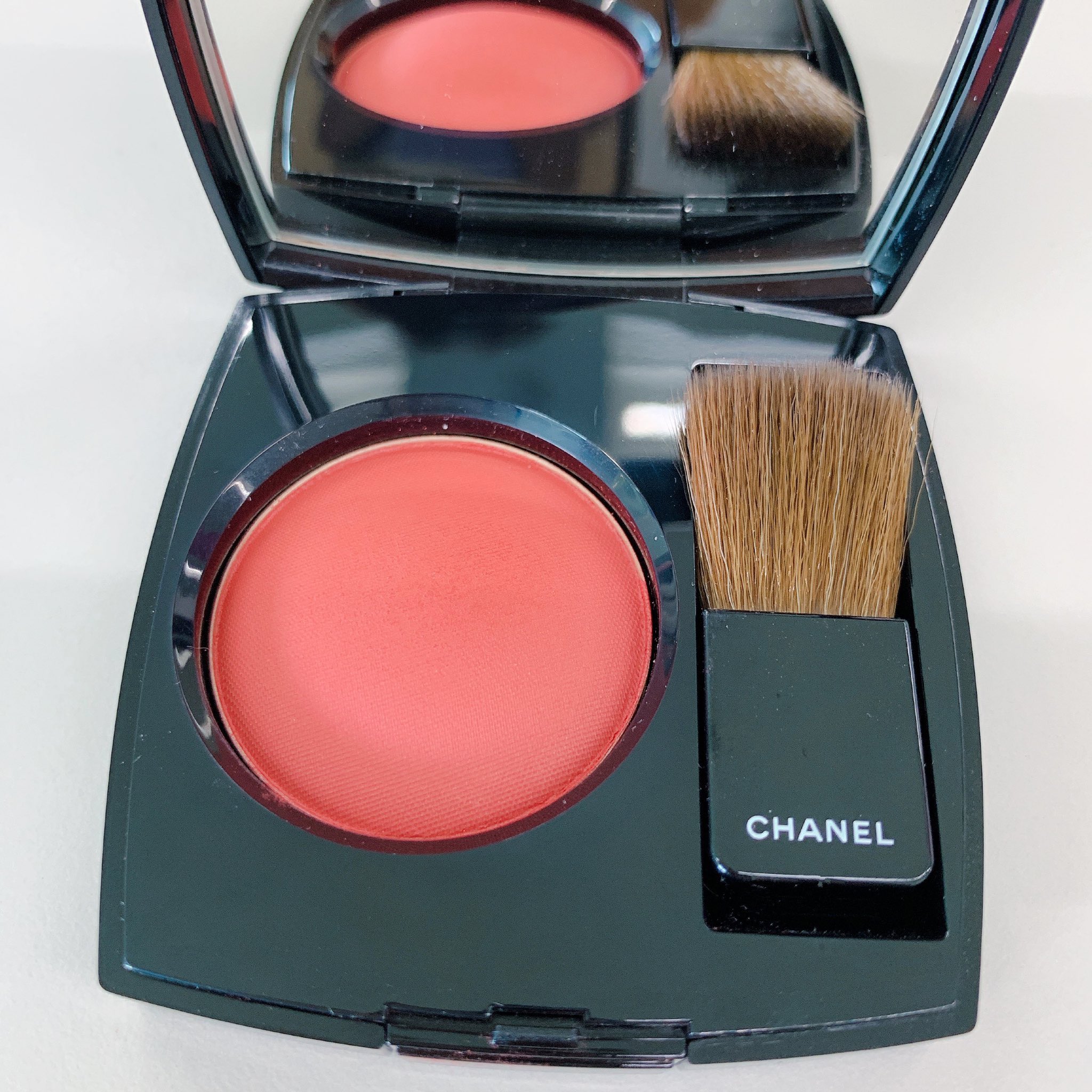 くろねこ シャネル ジュコントゥラスト 250 コーラルレッド 海外先行なのかな コーラルでレッドなチークなんて俺得すぎない このシリーズって硬めだから通常ゴリゴリとることも多いけど 発色が良い色なのでゴリゴリせずに良い血色になるよ いや くろねこ シャネル ジュコントゥラスト 250 コーラルレッド 海外先行なのかな コーラルでレッドなチークなんて俺得すぎない このシリーズって硬めだから通常ゴリゴリとることも多いけど 発色が良い色なのでゴリゴリせずに良い血色になるよ いや