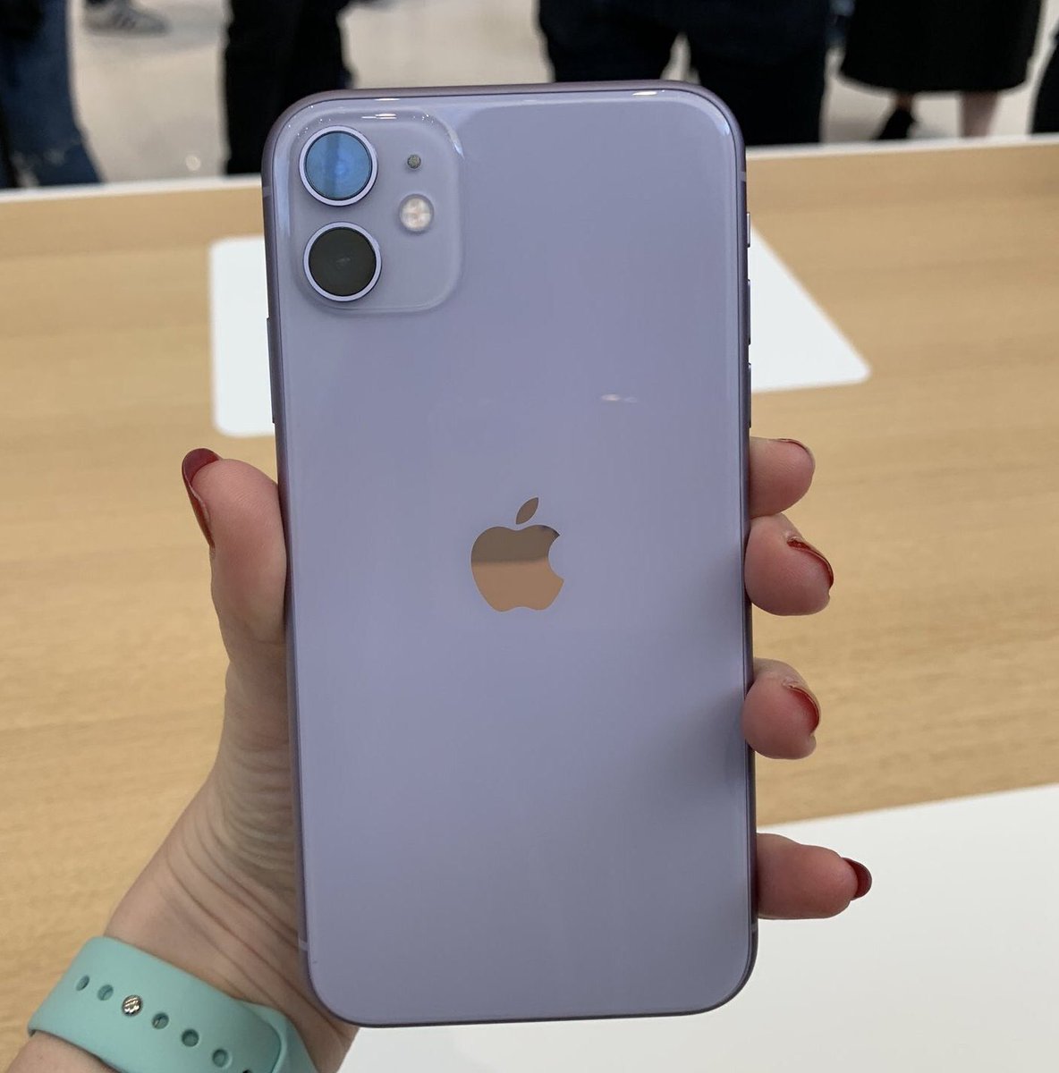 markgeronimo_'s tweet photo. damn this new iphone 11 with these colors....UGH ☹️💗 https://t.co/OLFOEAWZc5