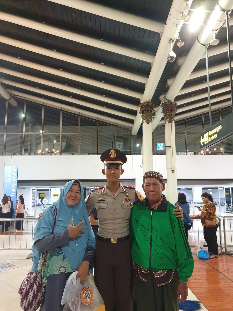 Innalillahi wa innailaihi rojiun, telah berpulang ke Rahmatullah orang tua/ datuk/ kakek kami Fahrurozi bin H. Siroj hari ini Rabu, 11 sept 2019.

Mohon doanya agar dilapangkan kubur, dan diterima amal ibadanya. Amiin. Alfatihah....