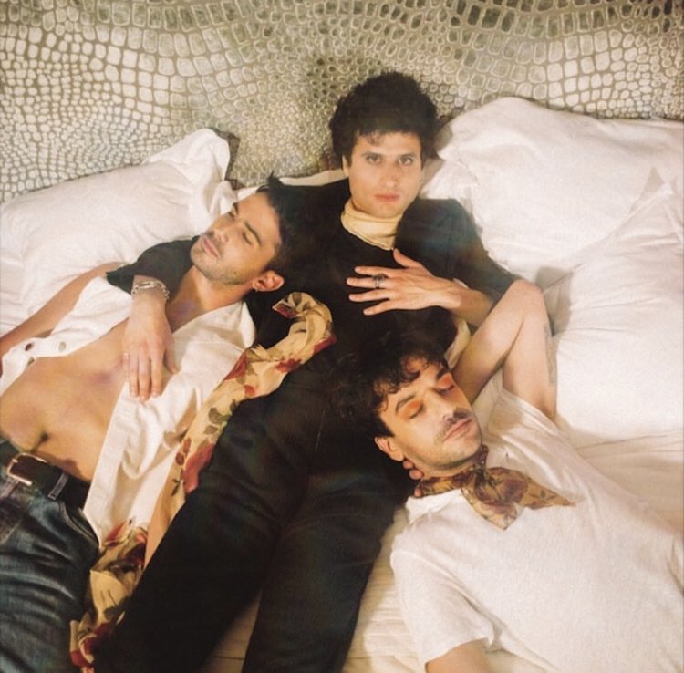 Merci pour tous vos retours sur Visage ♥️ On aimerait savoir... Quel est votre titre préféré ? 📷 @anaelboulay @technikartmag

#Visage : BBBrunes.lnk.to/NewAlbumVisage…