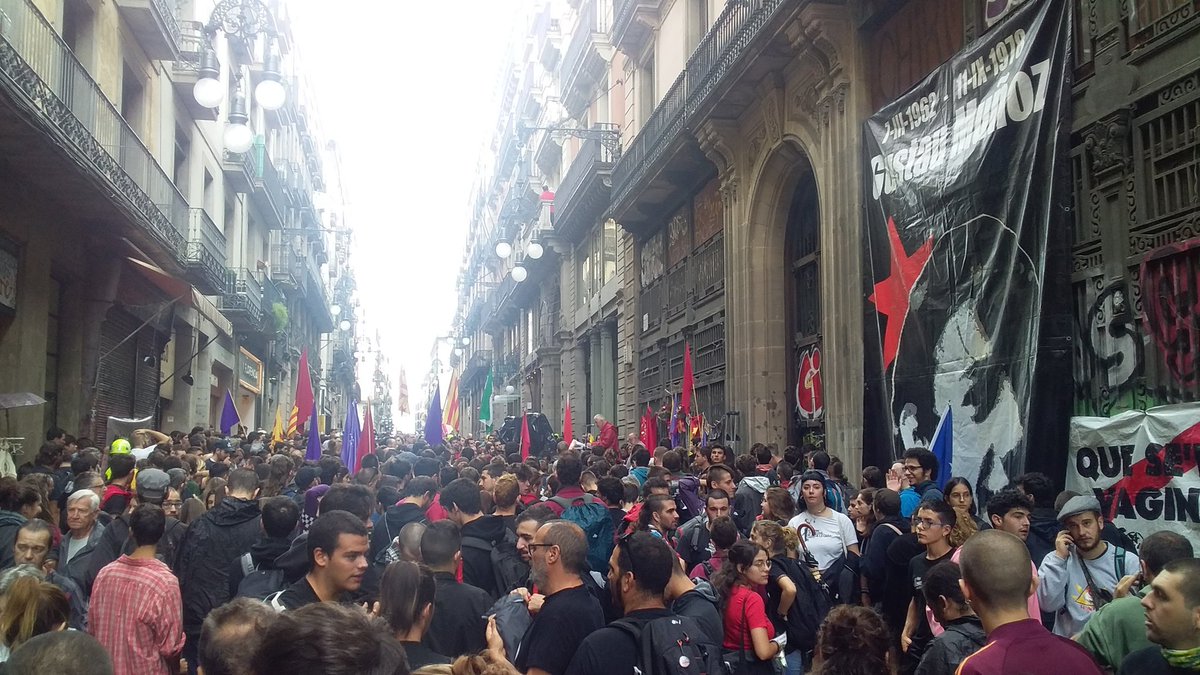 Hasi da eguna! Omenaldia poliziak 1978ko Irailaren 11ean eraildako gazteari !! #GusatuMuñoz
Ondoren EIren gazte manifa !!!

#brigadak2019 #11S #OrganitzemPoderPopular <a href="/Askapena/">Askapena</a> <a href="/itacappcc/">Ítaca</a> <a href="/Arran_jovent/">Arran</a> <a href="/cupnacional/">CUP Països Catalans</a> <a href="/COSnacional/">Sindicat COS</a> <a href="/SEPC_nacional/">SEPC</a> <a href="/Endavant_OSAN/">Endavant OSAN</a>