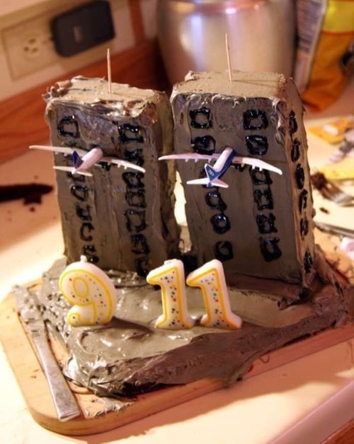 Kornkoenig's tweet photo. Bevor es wieder jemand vergisst:

Happy 9/11 🥳 🎉 https://t.co/tI0dyB7xqn