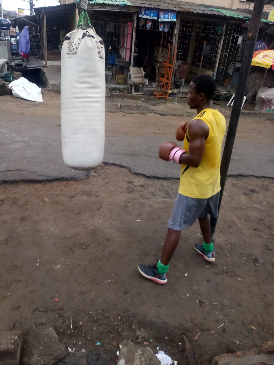 hassansasman's tweet photo. Don't lose focus on your goals ๐ฅ
๐ฅ #WednesdayMotivation #WednesdayThoughts #WorldChampionInTheMaking #NaijaMade #Boxing #Boxeo https://t.co/uIWnVTJN37