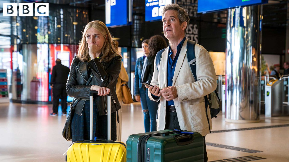 BBCOne's tweet image. Here's your first look at Tom Hollander and Saskia Reeves as Douglas and Connie Petersen in upcoming @BBCOne drama #Us, a four-part adaptation of David Nicholls' (@davidnwriter) best-selling novel. 

More info 👉 bbc.in/2GrZWp1