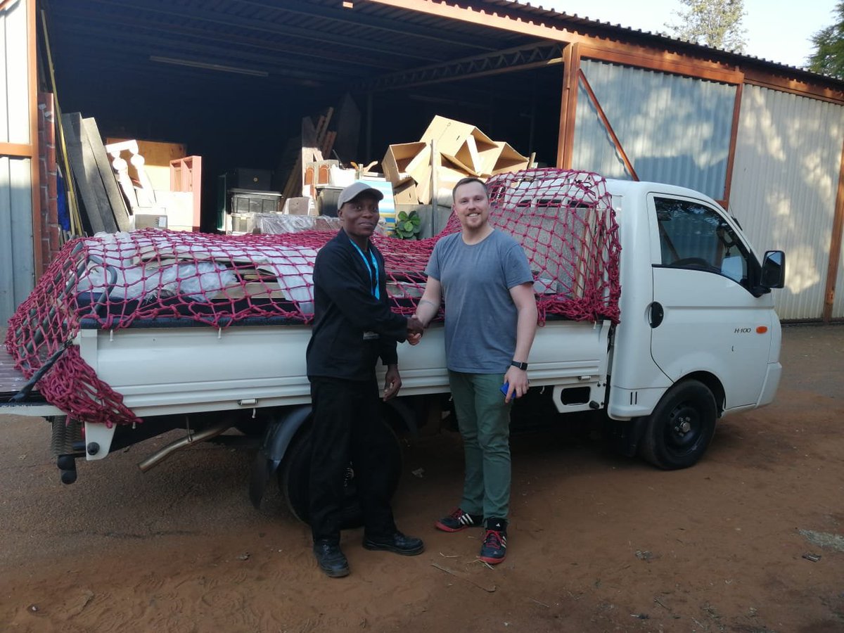 Just_loadit's tweet photo. Download your Loadit app now to book a bakkie or truck. Same day delivery/pickup or pre-book your load https://t.co/ZXEGAJarh9