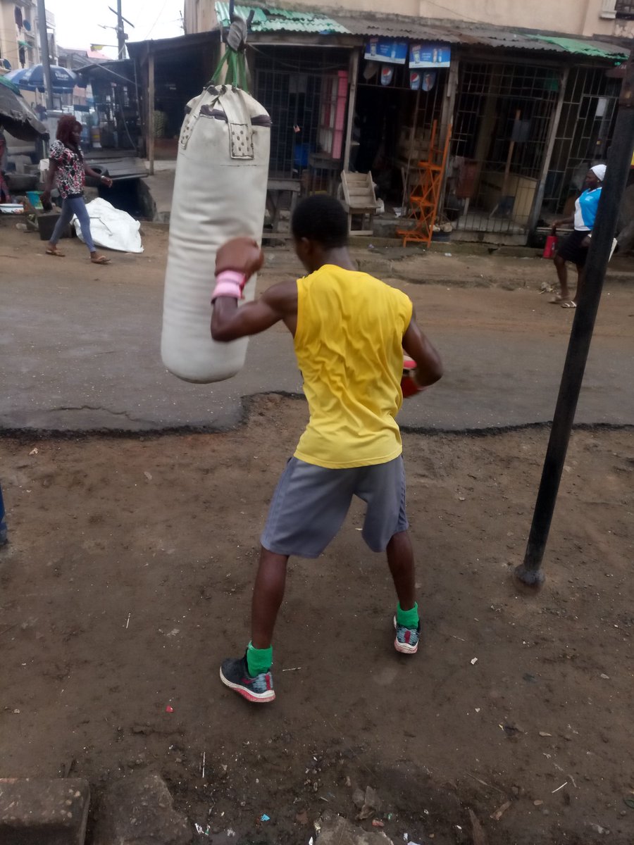 hassansasman's tweet photo. Don't lose focus on your goals ๐ฅ
๐ฅ #WednesdayMotivation #WednesdayThoughts #WorldChampionInTheMaking #NaijaMade #Boxing #Boxeo https://t.co/uIWnVTJN37