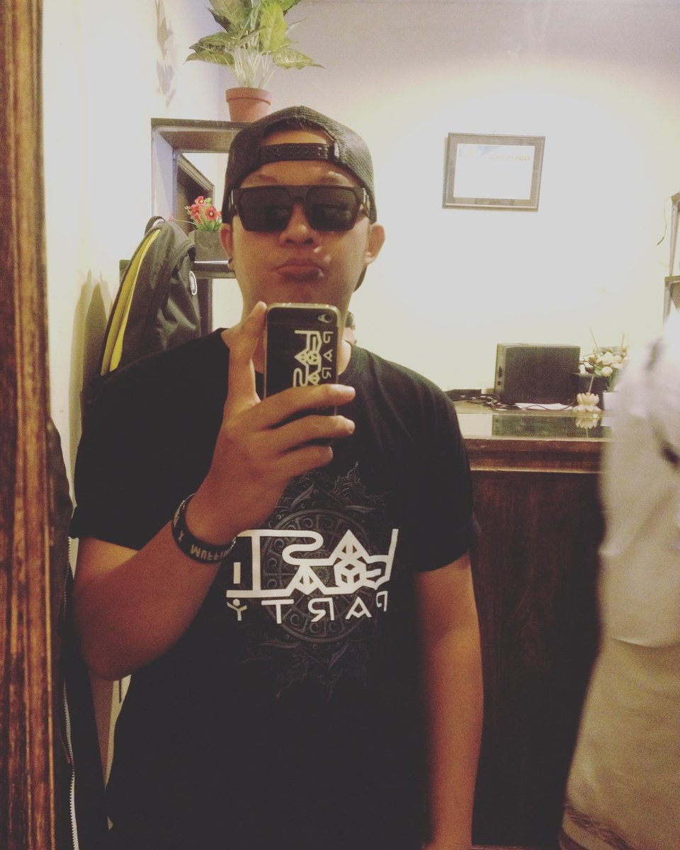 #SAPAMANTAN buat mantan yang dlu janjian mau balikan nyatanya kgak balikan karna terhalang restu orang tua..cuman mau bilang Aku Baik-Baik Saja..