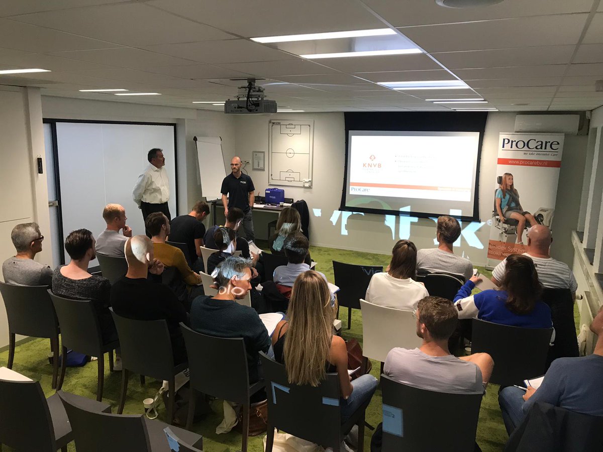 ProCare's tweet photo. Dag 1 van ons #seminar Isokinetisch Testen - knie special @KNVB in Zeist! Volle bak met 20 deelnemers die vandaag begonnen met een rondleiding door het gebouw. Nu is het tijd voor de eerste lezing 'Isokinetics and hamstring attachments' door @billgalway @BiodexMedical #isokinesie https://t.co/k4DeZuYV1k