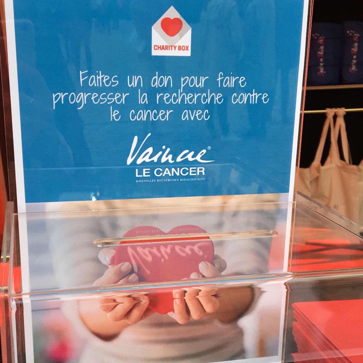 vaincrecancer's tweet photo. 🎼🎻 Dimanche soir c’était la soirée caritative @Operapleinair TOSCA pour @vaincrecancer aux Invalides. Une belle soirée d’été placée sous le signe de la générosité et du partage ✨🌙 #operaenpleinair #tosca #mécénat #vaincrelecancer https://t.co/A4C0aymzos