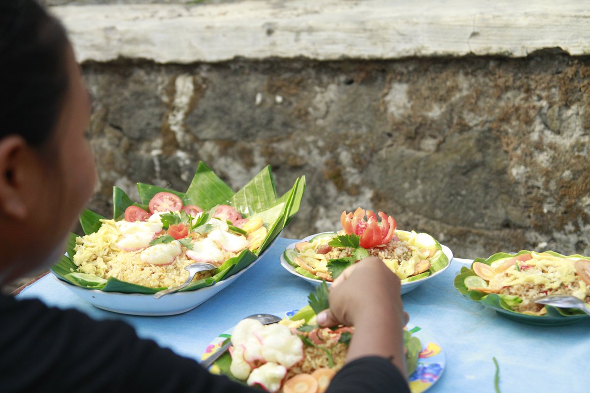 Makan Nasi goreng gratis..
