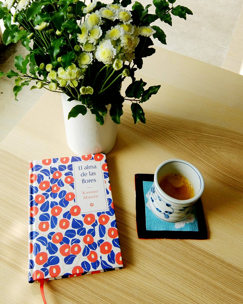 satorilibros's tweet photo. «El alma de las flores», antología de poesía bilingüe de Kaneko Misuzu. Un libro que os llegará al corazón. https://t.co/Wio1cWqI3e