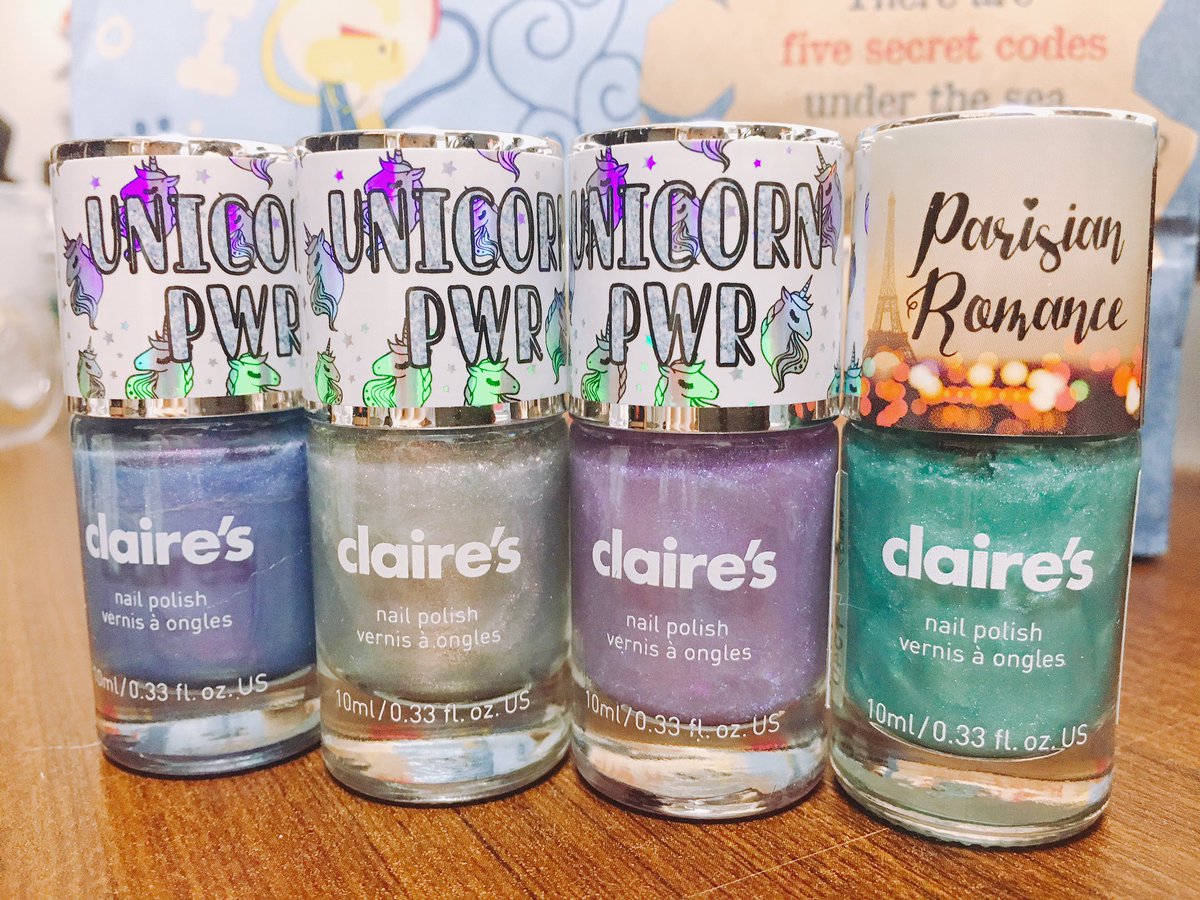 「「つめの話」に書き忘れちゃったんだけど、claire'sのマニキュアもなかなかか」|suwasayakaのイラスト