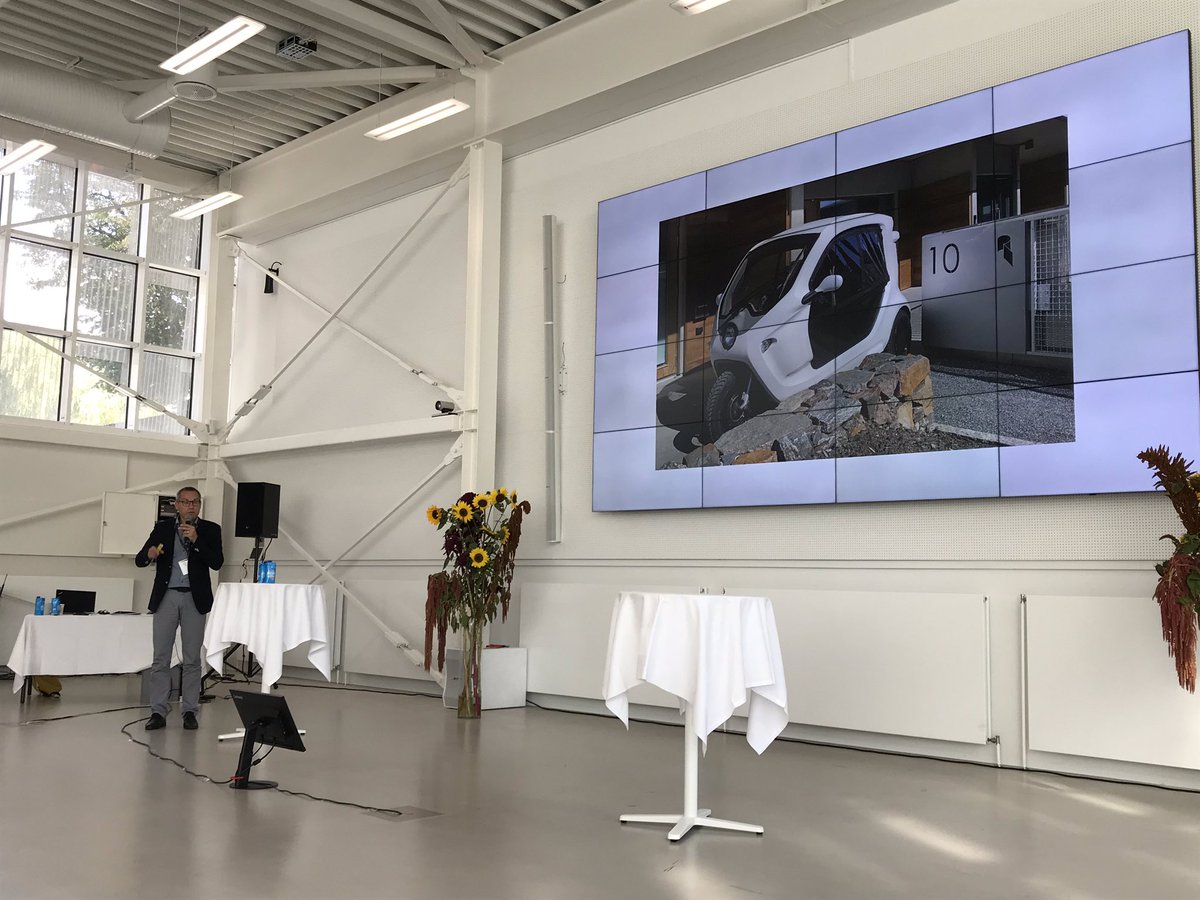 <a href="/bjornwendle/">Björn Wendle</a> från @TrivectorTraffi berättar om EC2B, som är igång i Göteborg. Nytt med t ex mopedbilar i   utlåningspoolen. #movingpeople