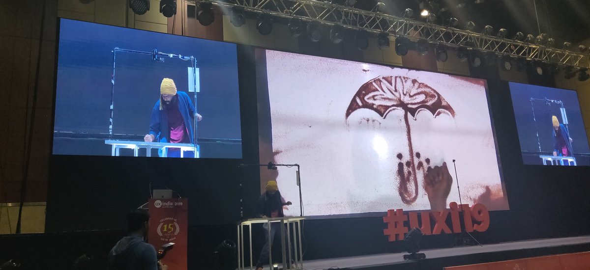 RushmeNayak's tweet photo. Wonderful sand art by kanth sa @uxindiaconf #Hyderabad #conference
#ux #uxindia2019 #uxindiaconf https://t.co/EqP6gIIwCg