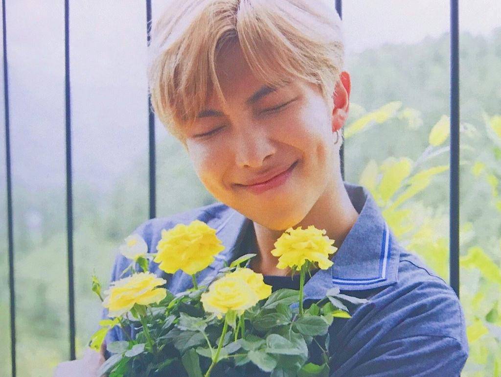 Dylana_GarciaC's tweet photo. Se que por horarios no coinciden, pero si por fecha de nacimiento, mañana 11 se celebra el cumple de Namjoon, por ser 12 allá, y el 12 aquí en CR (día jueves) cumple años la persona que me dejo el 2009 lleno de alegrías, mi hermana. Dos personas que amo.💜😍
@BTS_twt https://t.co/VHMLa6kDi7