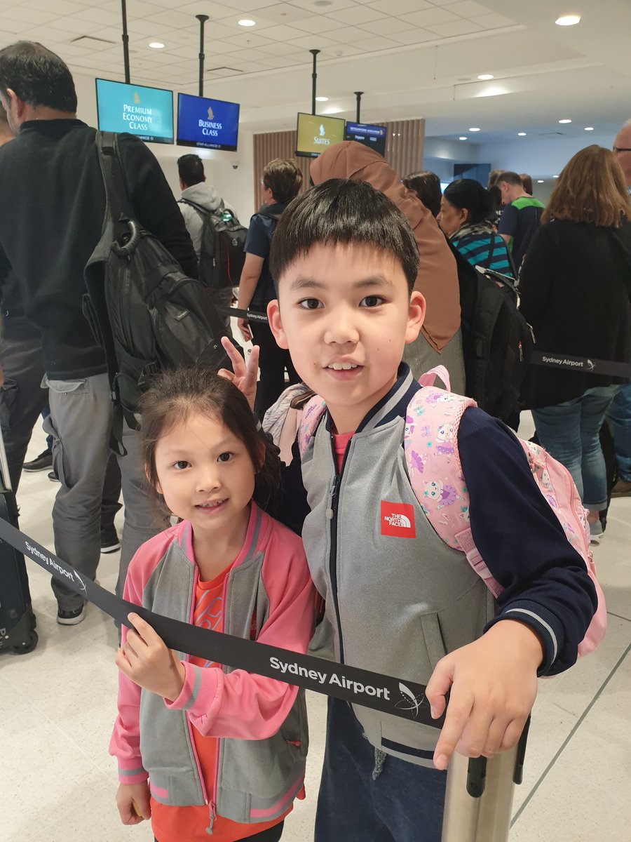 renazzim's tweet photo. Hi @Kangaroos19CPS @rosellas2019CPS
 Ronnie n Dana visited  Grandma house's in South Korea. They enjoying fun and nice korean meals every day. See you guys after 5week. https://t.co/YfjF55dme0