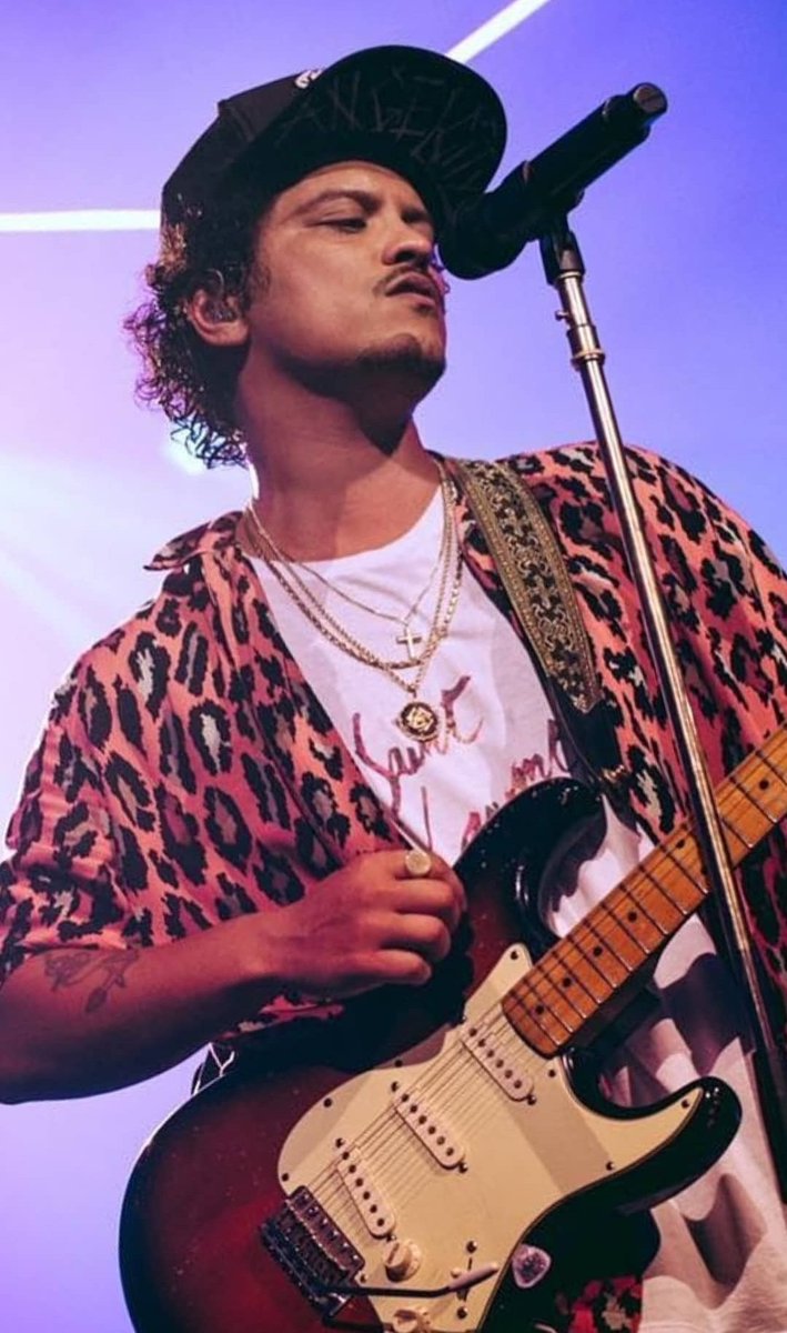 silksonicduh's tweet image. 🤤🔥 @BrunoMars
#Finesofine #Brunomars #tohot