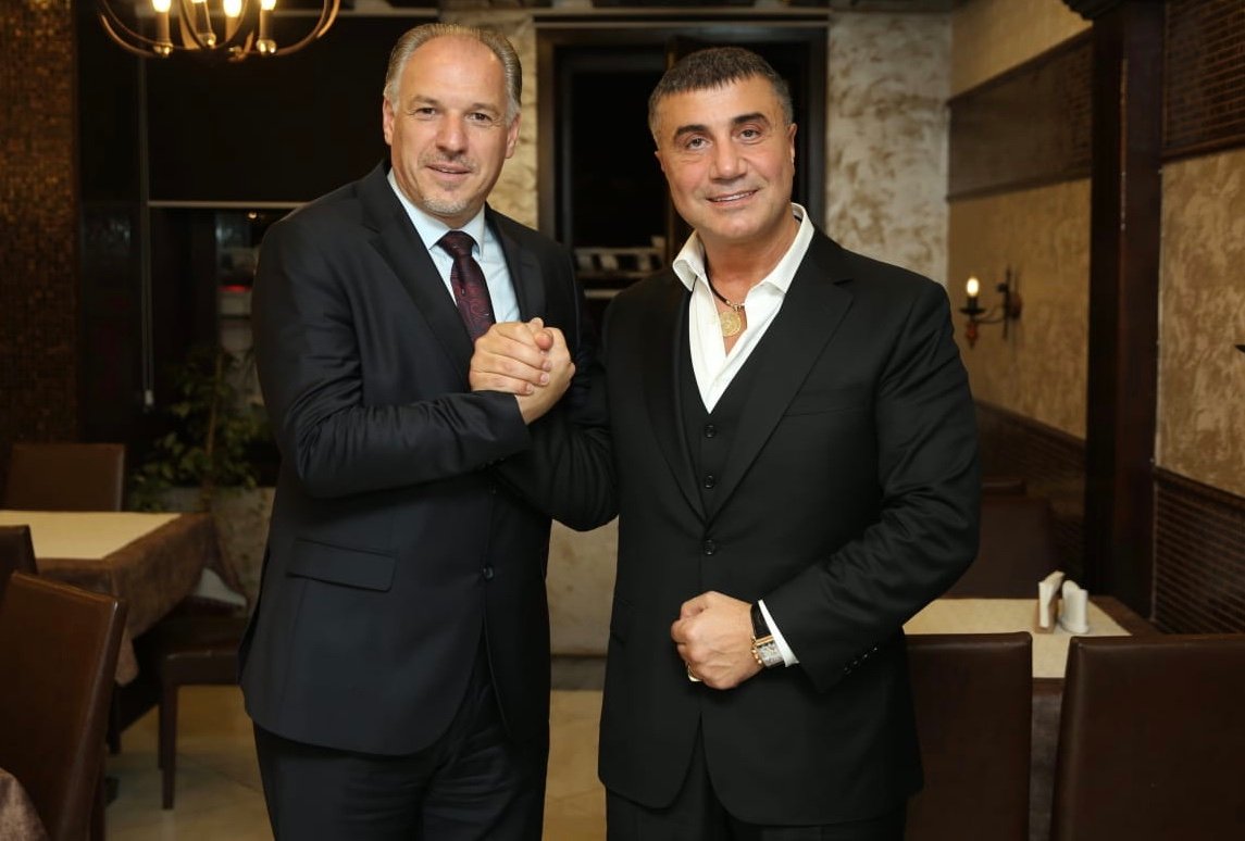 sedat_peker's tweet photo. KOSOVA ZİYARETİM, SELAM OLSUN TÜM EVLAD-I FATİHANLARA..

YAZININ DEVAMI İÇİN: https://t.co/VJcZa3ALW8 https://t.co/AyvcJomHHW