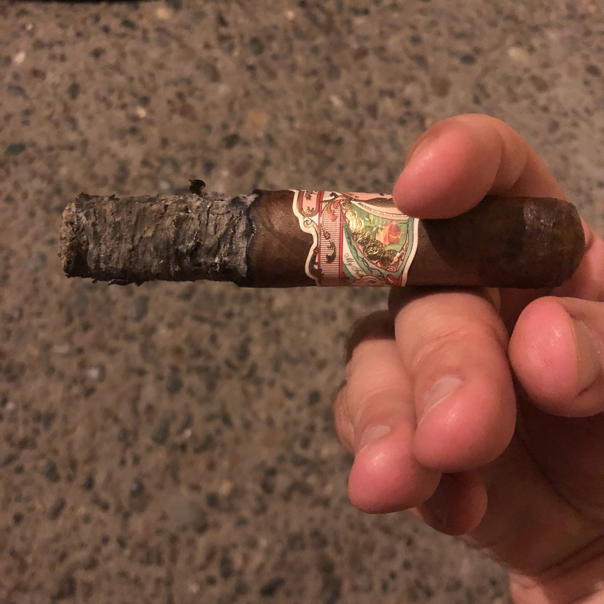 JacobWischoff's tweet photo. My Father The Judge. Premium quality smoke. Nice medium to full bodied cigar. Tasty all the way through. This is one of the best cigars I have had! #MyFatherCigars #BoxPressed #BoxPressedCigars #Cigars #MyFatherCigars #MyFatherTheJudge https://t.co/zrOGQcPoLn
