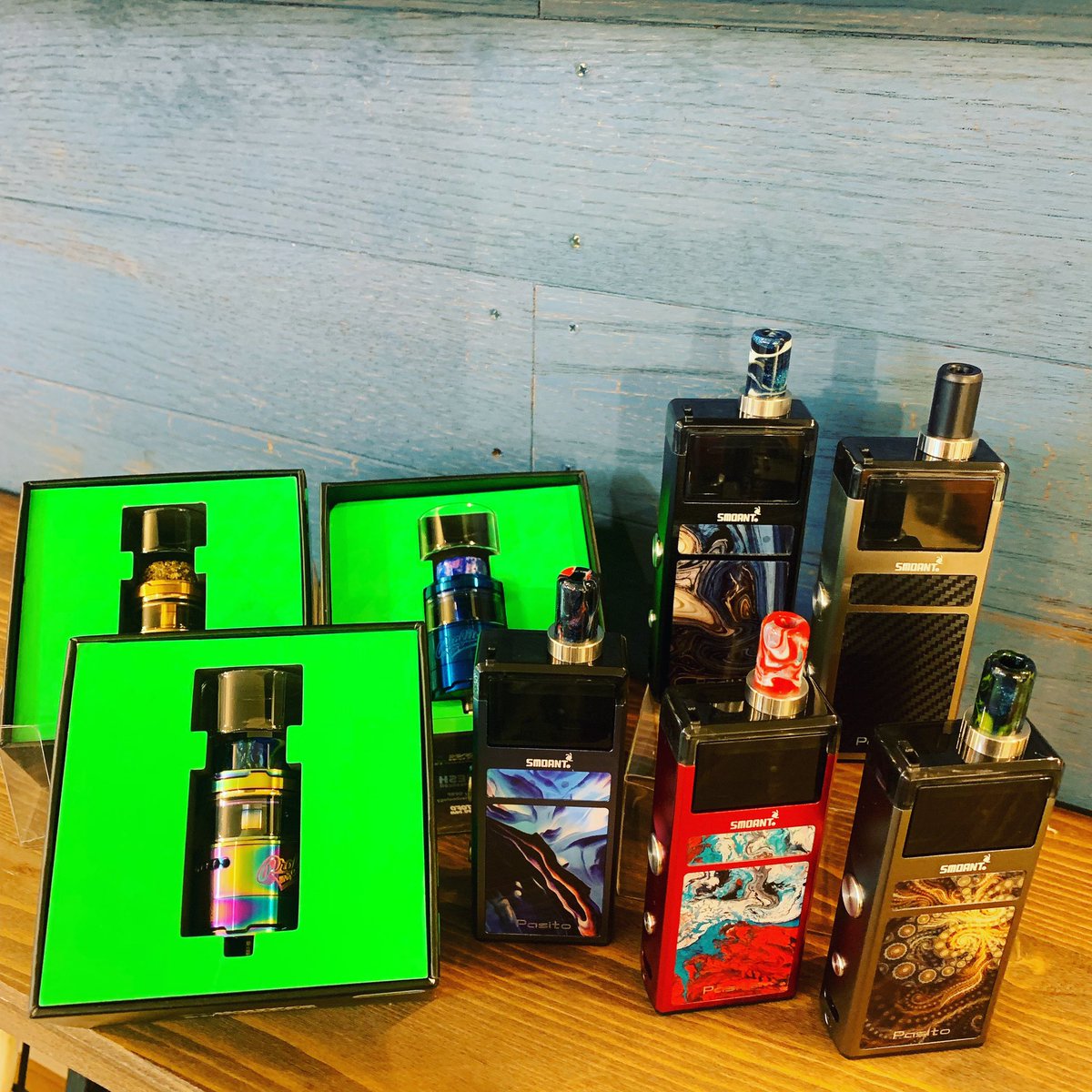 vape_hokkaido's tweet photo. こんにちはユサです😃
今日入荷してきたWOTOFO PROFIL RTA
メッシュコイルでビルドがとても簡単にできます!
爆煙で味良し👍
人気ですぐになくなってしまったPASITO 5色再入荷しましたよ!! 是非お店に寄ってください(^∇^)
#ベイプ #電子タバコ #PASIT #札幌 #北海道 #ベイホク #PROFIL https://t.co/SYUcHDrl7x