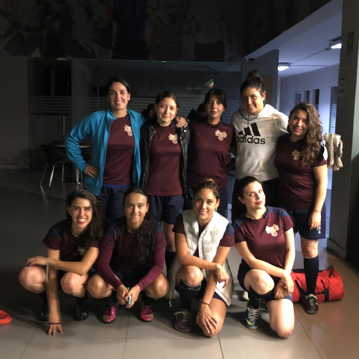 AjolotasFT's tweet photo. ¡Cerramos con un triunfo🏆! 
Con  goles de Judith Díaz, @VeRoFrank7 y doblete de Flor Valdez, derrotamos 4-2 a @DracarysPubliMx en nuestro partido pendiente de la @LigaMediosFemMX ⚽️
Ahora a esperar el resultado entre @MarcaSClub y @FinanFierasFc para ver si llegamos a Liguilla🤞🏽 https://t.co/FaBLqW6qHq
