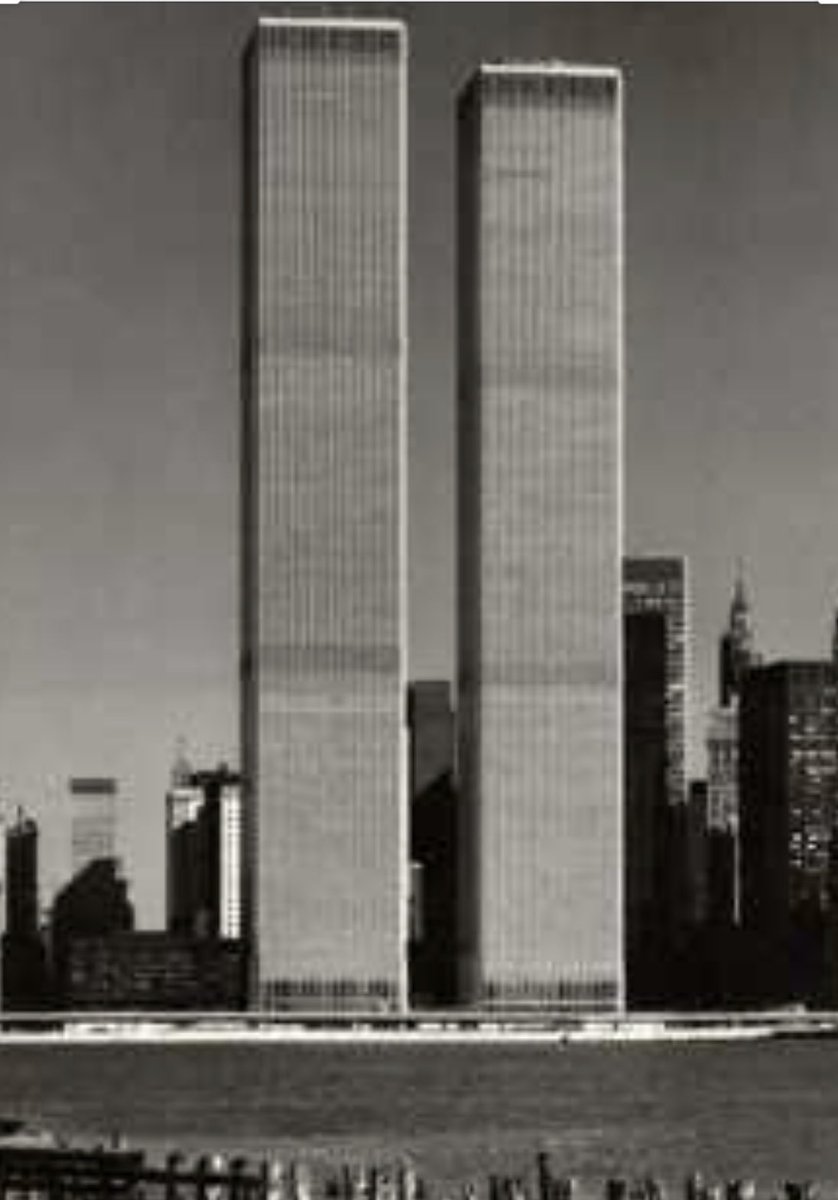 MichaelRapaport's tweet photo. Never Ever Forget
9/11 https://t.co/prk9Rb55iX