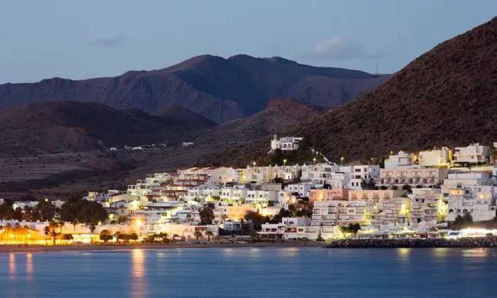 lasmananaskiss's tweet photo. Se ve que echamos de menos el mar y nos hemos venido a despertar a S.José, Almería, el pueblo más grande del Cabo de Gata. Un bonito pueblo de casas blancas con un entorno espectacular; sus playas y calas, como la de Mónsul o de Genoveses, son una maravilla natural #BuenosDías https://t.co/kjeLFQwohL