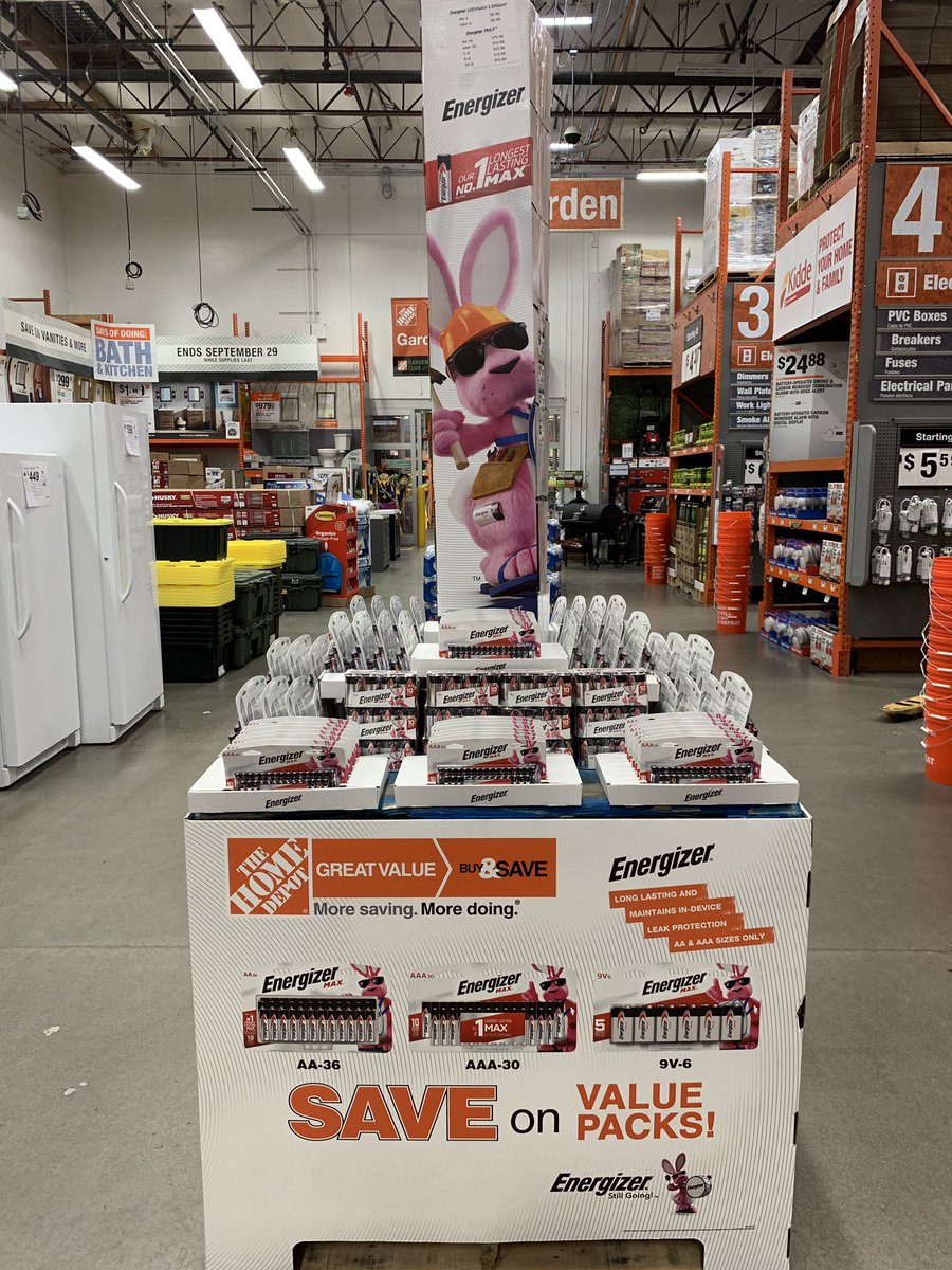 While I spend most of my days in the back, I still get my hands dirty for the merchandise side of the business #THE3310 #pacnorthproud