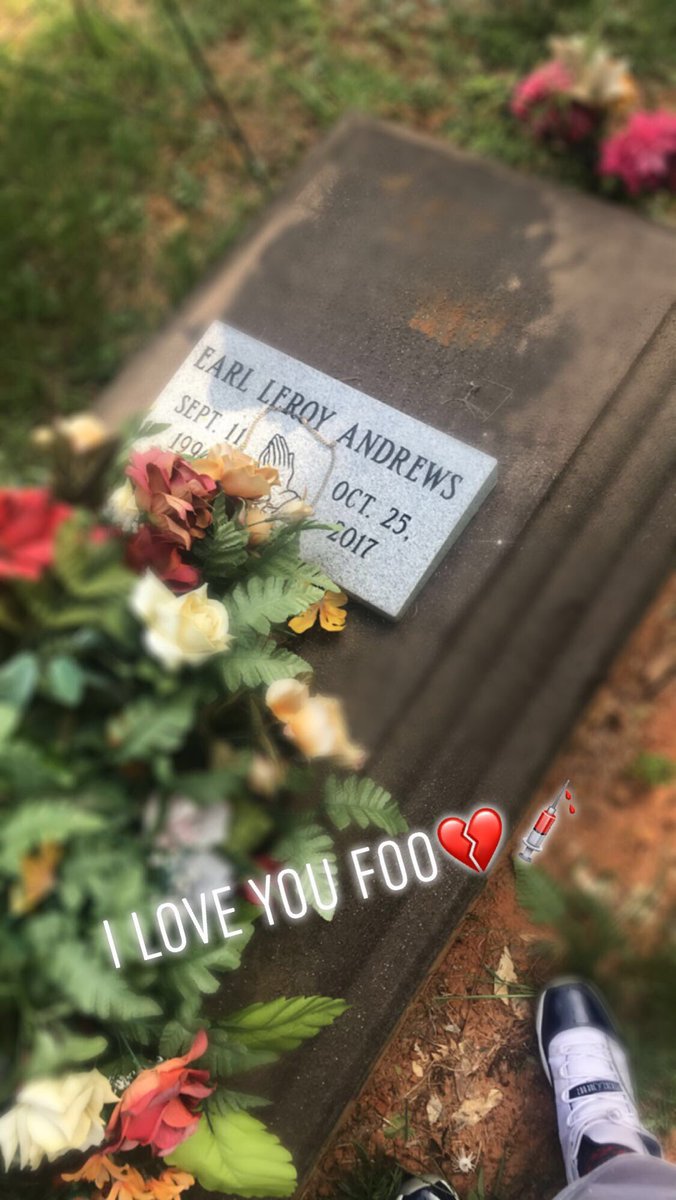 GeeDaSensei's tweet photo. Happy GDay to my gahdamn bruddah‼️💉. The love forever wit you fooly. I just wish you was wit me😔 
#ItsAThugHolidayy
#LongLiveLean🕊
#GoneTooSoon https://t.co/jO32v6Y38H