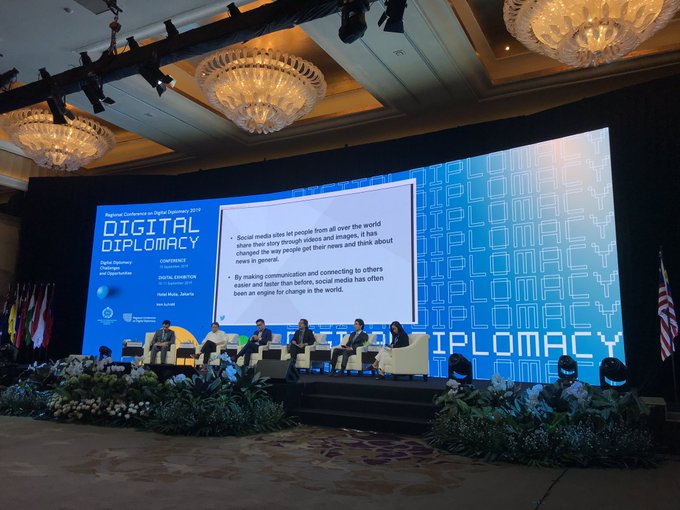 Digital diplomacy Photo