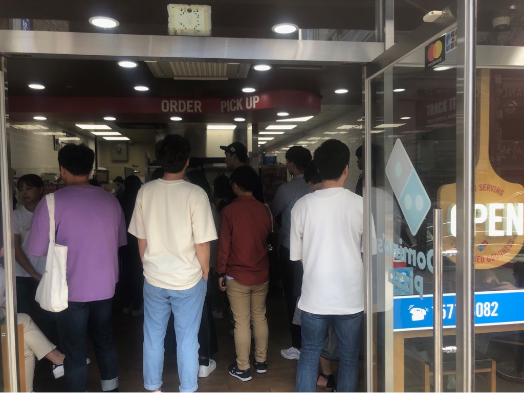 아음 조금 더 일찍올걸 그랬나. 오늘 가격할인 제대로라서 방문포장 할인 노리고 매장 왔는데 한시간은 대기해야 할듯요......