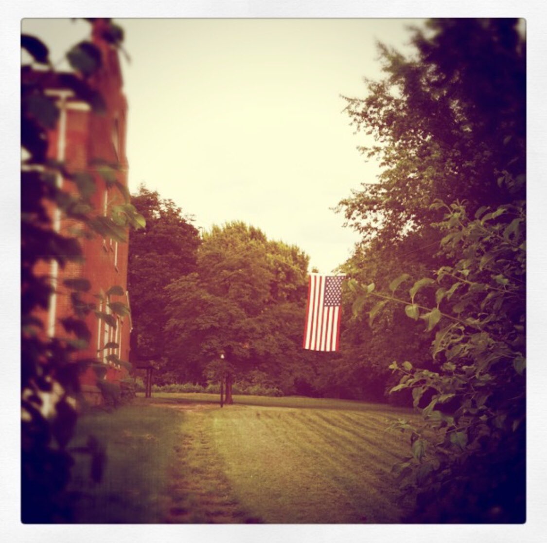 cynrah's tweet photo. We are still fighting and we are still sacrificing—some paying the ultimate price. Don’t forget those who lost their loved ones that fateful day 18 years ago. Don’t forget those that have yet to bury theirs. #neverforgotten #NeverForget911 https://t.co/e8QQrVsWFL