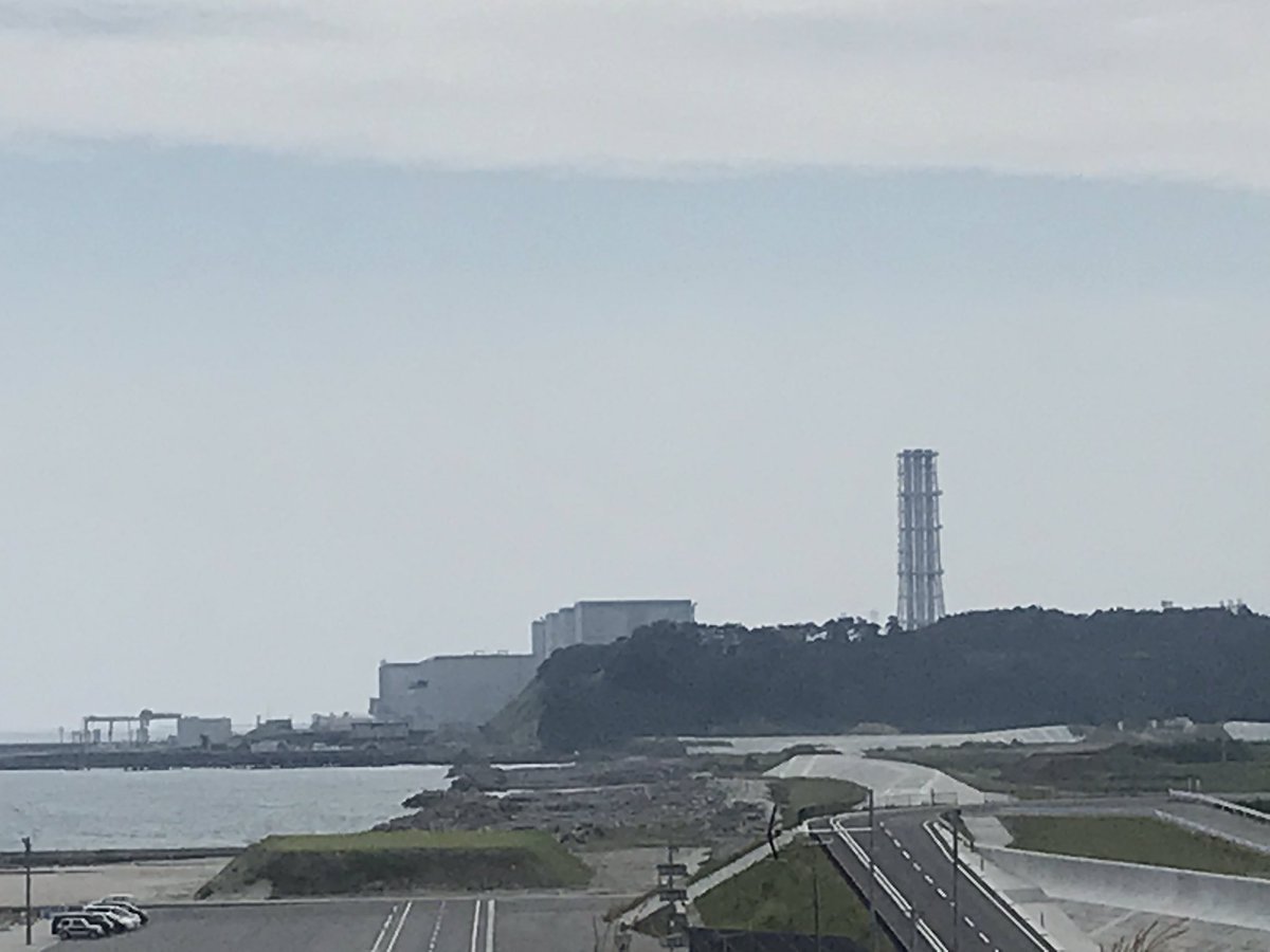 qbk_jimukyoku's tweet photo. 【ふくしま被災地スタディーツアー】
こんにちは!今、福島に来ています。
2日目はバスで浪江町〜双葉町〜大熊町〜富岡町と福島第一原発の被害が大きかった町を中心に見ています。
今日は震災からちょうど8年半ですが、あの頃の街並みはまだ取り戻せていません。
(こ〜じ)
#FHST https://t.co/qPtRZwlIrt