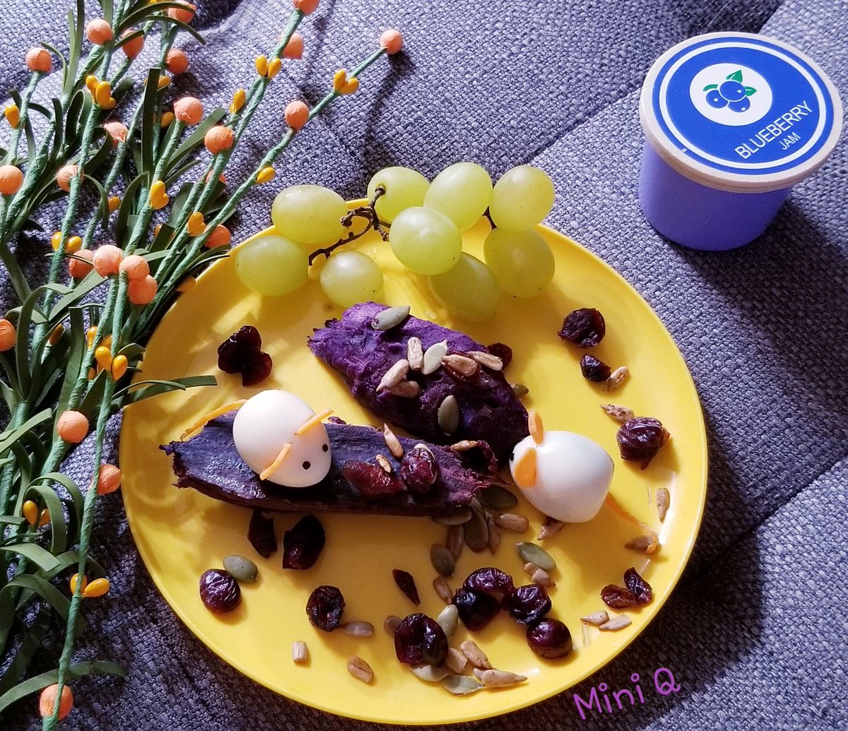 miniqgallery1's tweet photo. 🐁Two Little Happy Mice .
.
Snack/Breakfast Idea for Kids&You
Quail eggs (Mice)
Yam
Seeds&Dried fruits
Grapes .
.
.
#snackidea
#funfood
#funsnack
#food
#quaileggs
#cutemice
#driedfruitandseeds
#grapes
#followmefowllowyouback
#kidsfood
#yourfood https://t.co/51XU3MblV2