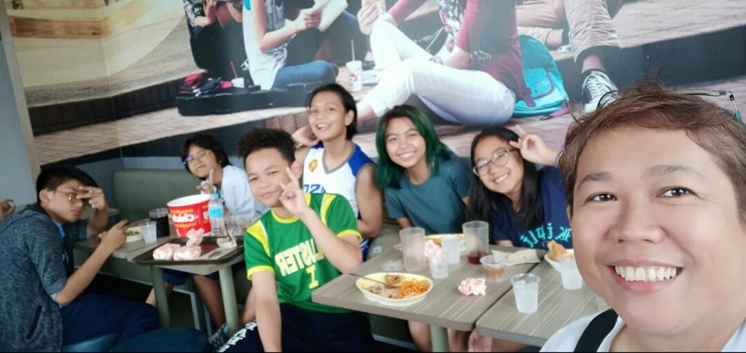 sophiaxantonia's tweet photo. MGA HALIMAW SA POOL PATI SA JABII

#marymae
#mamamary
#goLD
#swimming https://t.co/JZl4LEFp7X