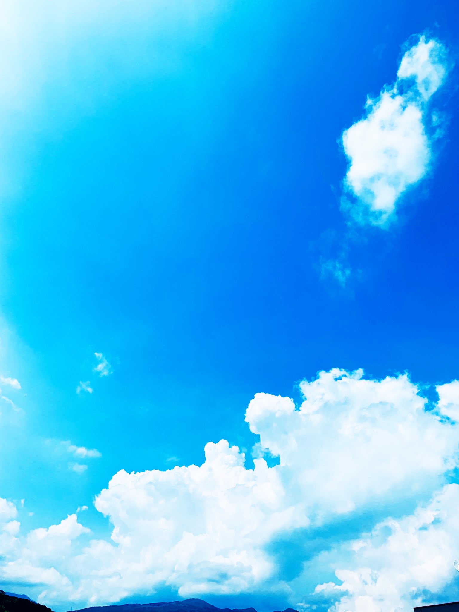 りお 空 青空綺麗やけどｱﾁｭｲ もう 暑いしか言葉出てけーへん 空 イマソラ 晴れ 青空 雲 綺麗 でも 暑い Sky Sunny Bluesky Cloud Beautiful Very Hot T Co Xleq1gjed1 Twitter