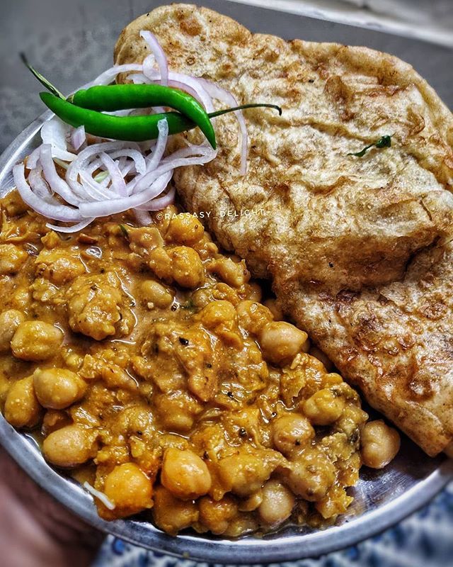 FoodFetishIndia's tweet photo. Chole Bhature @rassasy_delight⠀
https://t.co/rZNI5ARcRu⠀
#foodfetishindia #vegetarian #Foodtouristindia #Socialindia #Foodtalkindia.in #Foodtourist #foodie #foodflirtation #foodstyling #foodstagram #foodphotography #foodporn #foodtalkindia #indiaclic… https://t.co/qwsdhM54fC https://t.co/CmlR0i9ymj